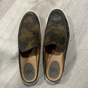 Sofft Women's Camouflage Slip-On Loafers